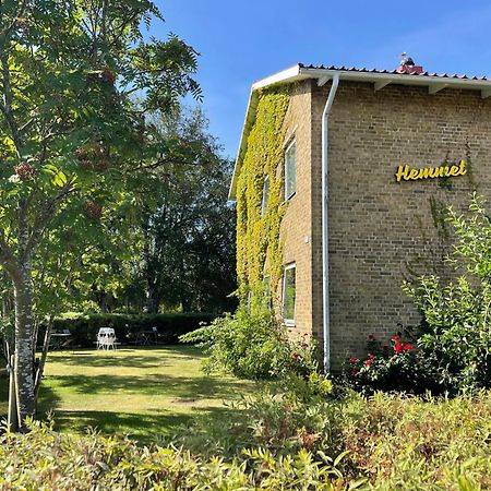 Hemmet Simrishamns Vandrarhem Och B&B ภายนอก รูปภาพ