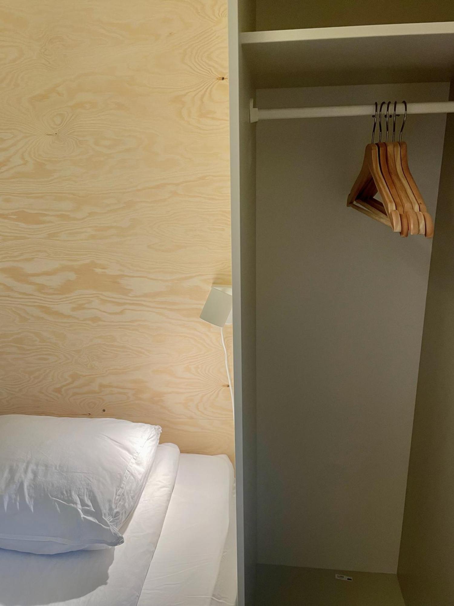 Hemmet Simrishamns Vandrarhem Och B&B ภายนอก รูปภาพ